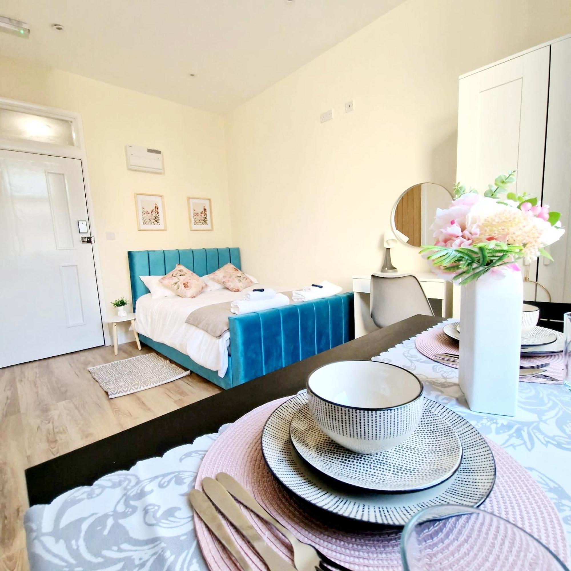 Crendon House Boutique Hotel High Wycombe Buckinghamshire Extérieur photo